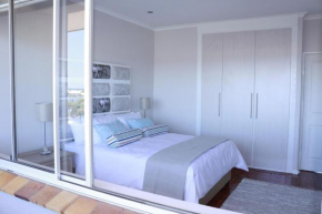 Гостиница Westward HO Apartment 13  Кейптаун